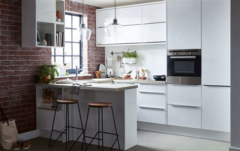 The stunning new B&Q kitchen range is out... and there's a 40% off sale ...