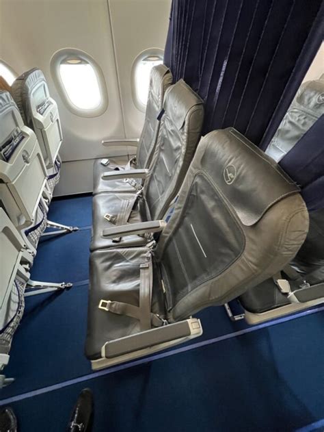 Review: Lufthansa A320neo Business Class - Live and Let's Fly