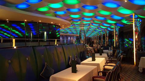 Dubai: Burj Al Arab - Skyview Bar - lifestylezauber.de