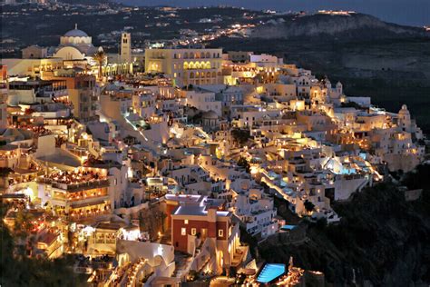 Santorini Nightlife: The Best Bars & Nightclubs | Kamari Tours