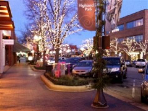 Spend the Holiday Season in Downtown Highland Park | Highland Park, IL ...