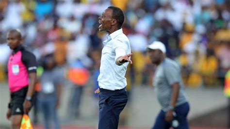 Time for Kaizer Chiefs players to stop throwing Zwane under the Amakhosi bus | Goal.com Uganda