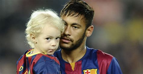 Neymar Da Silva Santos Junior avec son fils David Lucca da Silva Santos ...