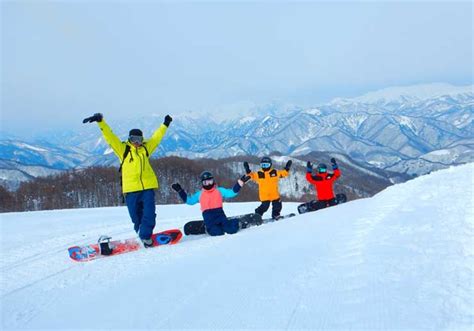 Why Snowboarding in Japan? The Best Powder Snow and Lessons Awaits You ...