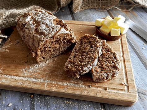 Borodinsky Bread (Russian Rye Bread) Recipe - Feed Your Sole