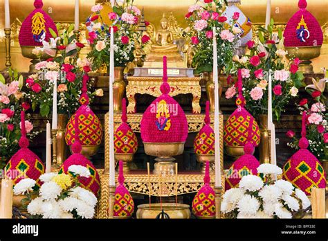 Golden Buddha Statue, Wat Benjamabophit (Marble Temple), Bangkok, Thailand Stock Photo - Alamy