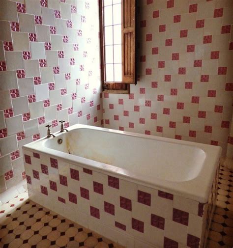 Want To Change The Color Of Your Bathtub? - Memphis Bathtub Refinishing And Reglazing