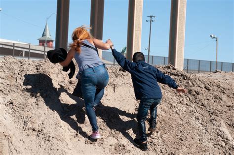 Migrant children border crossings to surpass record by 45 percent: report