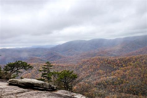 Looking Glass Rock Hike [Trail Guide]