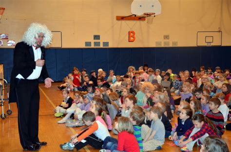 Waterman Primary School students, teachers celebrate 100 days of school