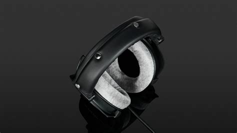 Beyerdynamic DT 990 Pro 80 Ohm Review | headphonecheck.com