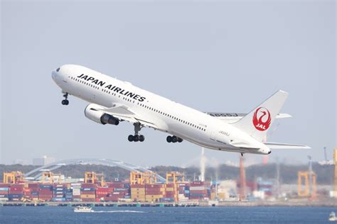 Japan Airlines Flight 516 Collides with Coast Guard Aircraft, Miraculous Evacuation Ensues – SOFX