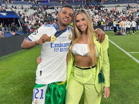 Luana Atik Lopes - Rodrygo Girlfriend, her Family and more