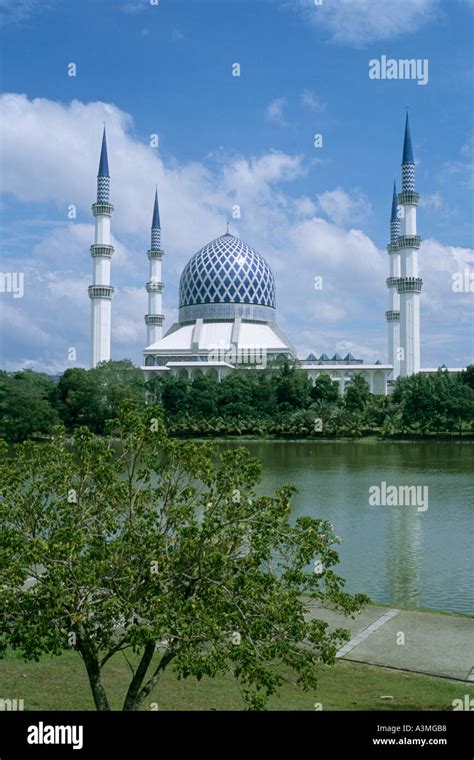 Malaysia Shah Alam mosque Stock Photo - Alamy