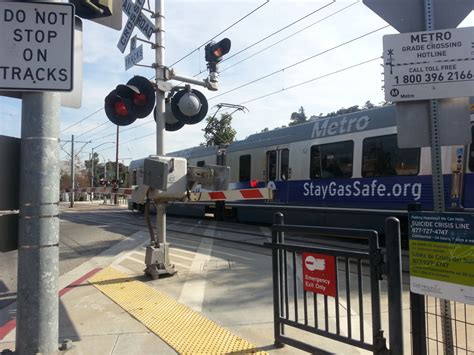Metro Gold Line resumes service between Chinatown and Highland Park stations | 89.3 KPCC