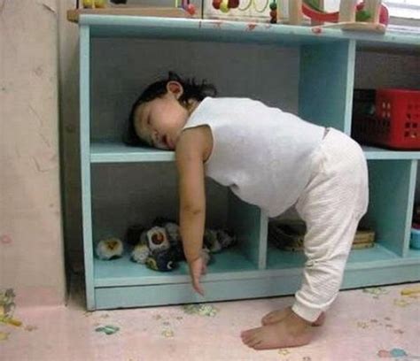 Funny and Awkward Kid Sleeping Positions (17 pics) - Izismile.com