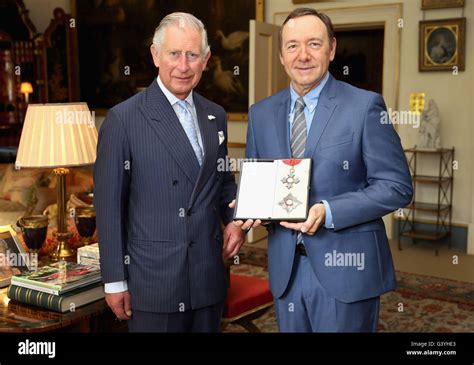 The prince wales presents actor kevin spacey hi-res stock photography and images - Alamy