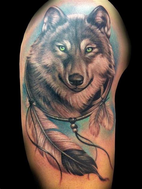 10 Meaningful Wolf Dreamcatcher Tattoo Designs