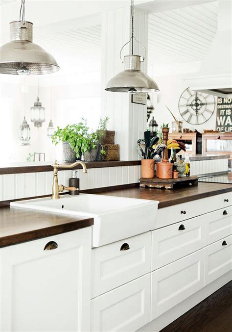 white-farmhouse-kitchen-cabinet-design