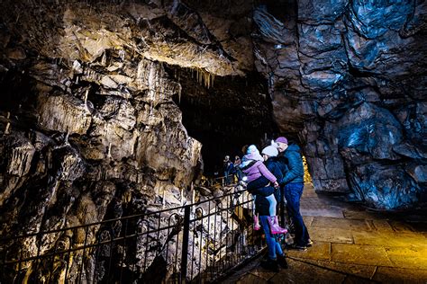 poole's-cavern-cave-caves-peak-district-buxton - The Family Holiday Guide