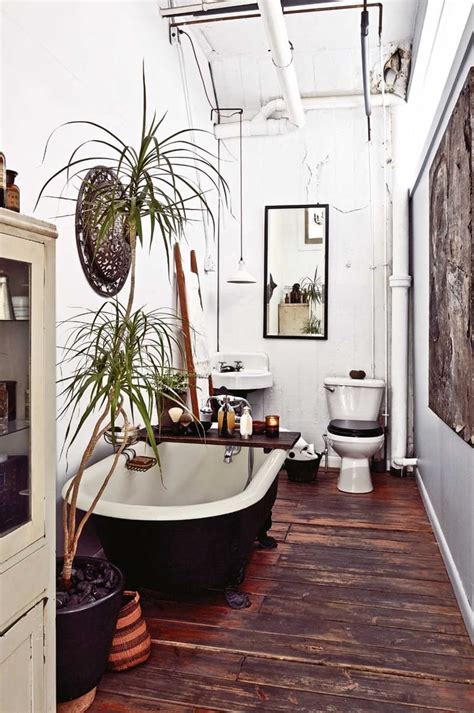 How To Use Reclaimed Barn Boards In The Bathroom — SIMPLE HOME | SIMPLE ...