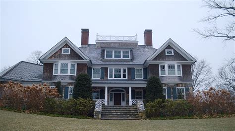 Who Lives at 657 Boulevard in Westfield, NJ Now? ‘The Watcher’ House | StyleCaster