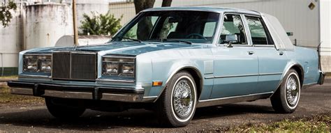 5-best-1980s-decade-american-luxury-cars-7 - Old Car Memories