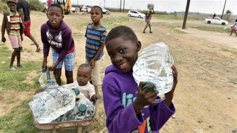 Afrika alami kekeringan terburuk dalam puluhan tahun - BBC News Indonesia