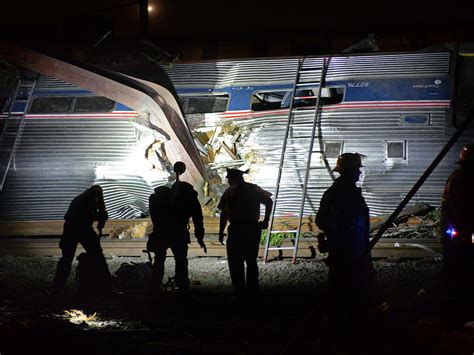 Amtrak crash could cost economy $100M a day | Crain's New York Business