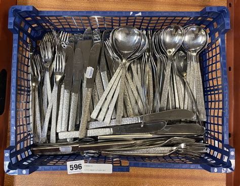 12 P/C VINER CUTLERY SET - Southgate Auction Rooms