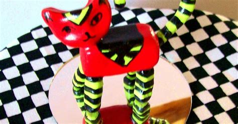 Funky Art Queen: Funky Cat Sculpture