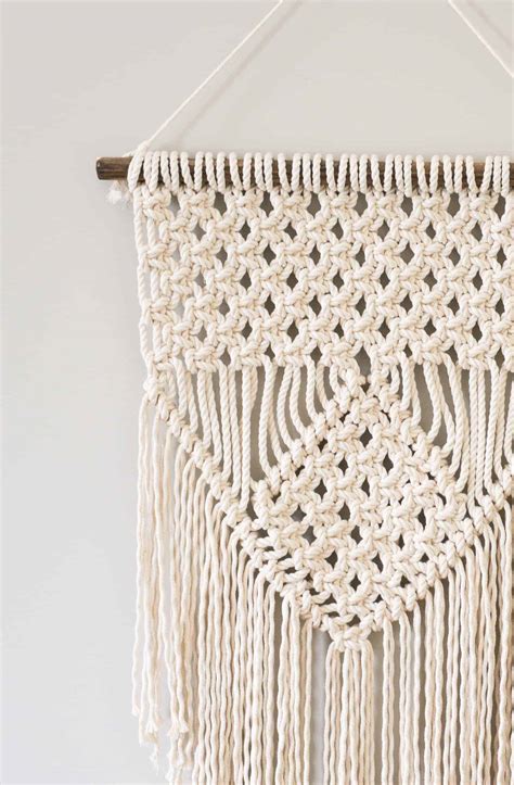 LEARN THREE BASIC MACRAME KNOTS TO CREATE YOUR WALL HANGING