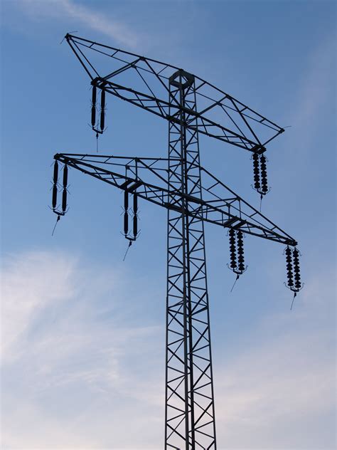 File:Electricity pylon power outage.jpg - Wikimedia Commons
