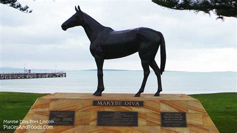 The Legendary Melbourne Cup Makybe Diva Statue - PlacesAndFoods