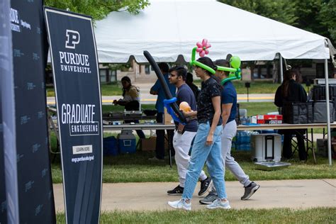 Engineering Graduate Community comes together for Food Trucks ...