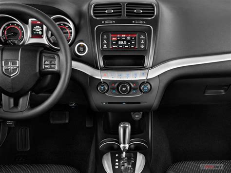 2016 Dodge Journey: 28 Interior Photos | U.S. News