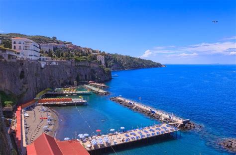 20 Best Resorts and Beach Hotels in Naples (Italy) for a Seaside Getaway