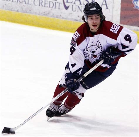 Ice Dogs hold on in 6-5 win | Ice Dogs | newsminer.com