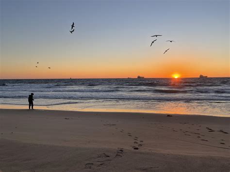 Beach sunset : r/LosAngeles