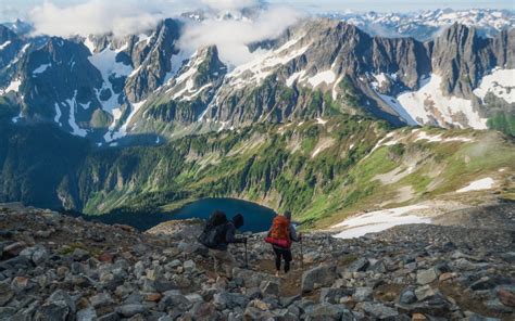 The Complete Guide to Backpacking Sahale Glacier | North Cascades National Park