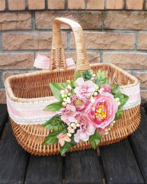 Amazing & Elegant DIY Floral Basket Gift Decorating Ideas 2021 in 2021 ...