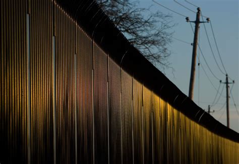 Photographs of the Border Fence between Eagle Pass & Piedras Negras ...