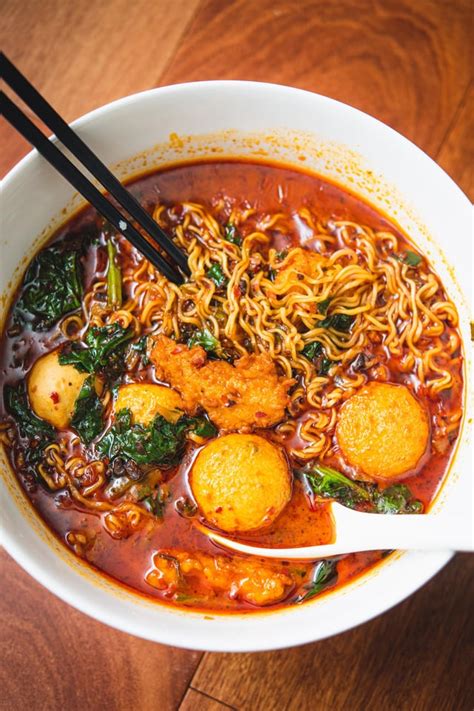 Homemade Spicy ramen with fish cakes. : r/FoodPorn