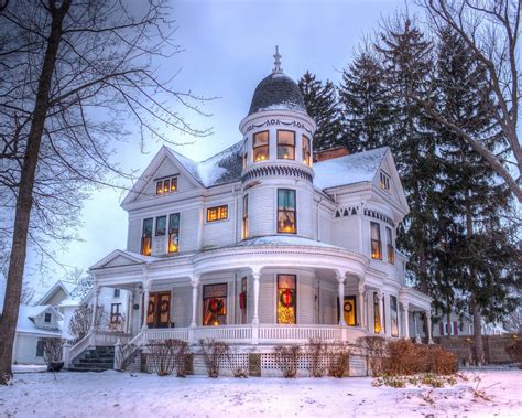 White Victorian … | Old victorian homes, Victorian homes, Victorian home exterior