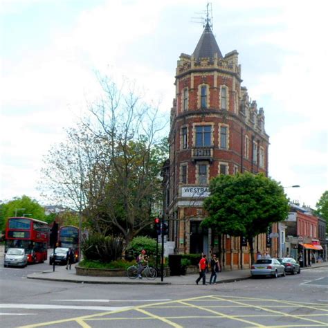 London West Bank Art Gallery, Notting... © Jaggery cc-by-sa/2.0 :: Geograph Britain and Ireland