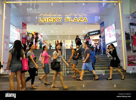 Lucky Plaza Orchard Road Singapore Stock Photo - Alamy