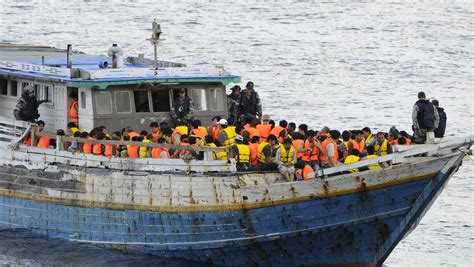 Asylum seekers: Australian officials ‘paid to send back smugglers ...