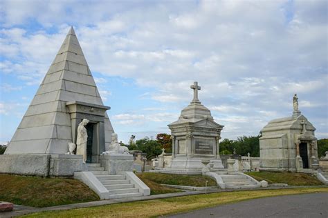 Crying dogs and flaming tombs at Metairie Cemetery, one of New Orleans ...