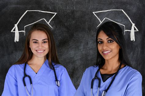 Becoming a Nurse Online: How to Get Your Degree Online - Nightingale ...