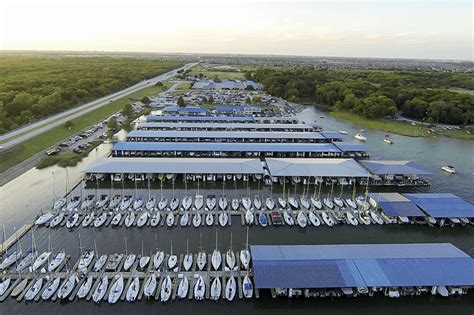 Boat Slip Rentals, Boat Dry Storage, Amenities | Lynn Creek Marina in TX